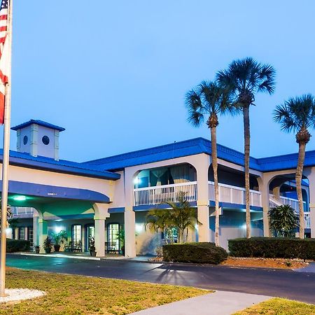 Quality Inn Tampa Lake Magdalene Exterior foto