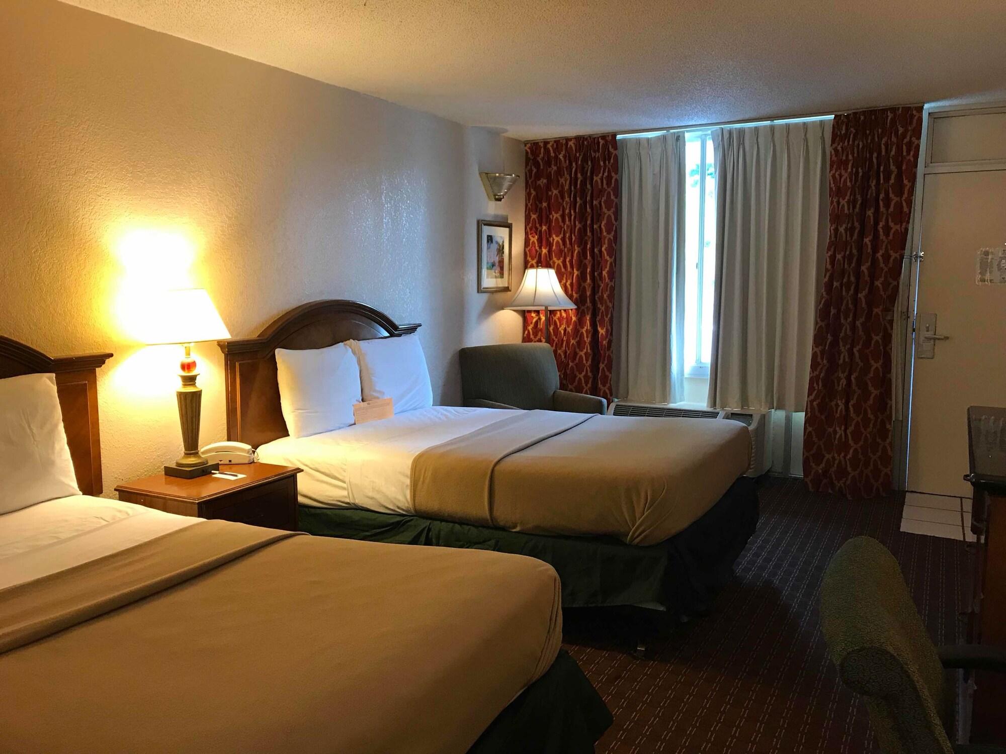 Quality Inn Tampa Lake Magdalene Exterior foto