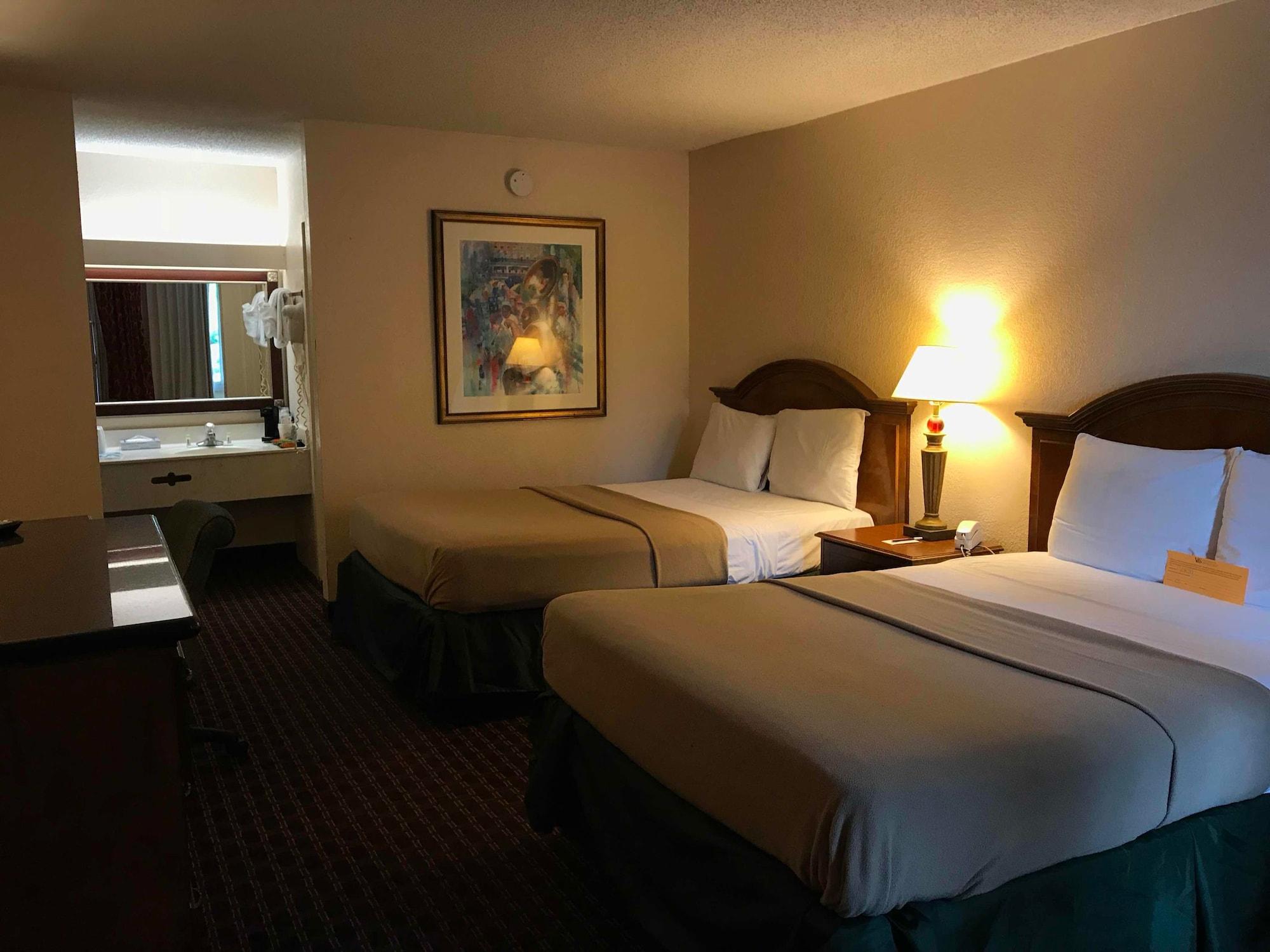 Quality Inn Tampa Lake Magdalene Exterior foto